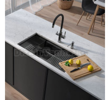 Кухонная мойка Lemark TABAGA 820 прямоугольная из нержавеющей стали с аксессуарами в комплекте: ролл-мат, коландер, разделочная доска цвет: Графит